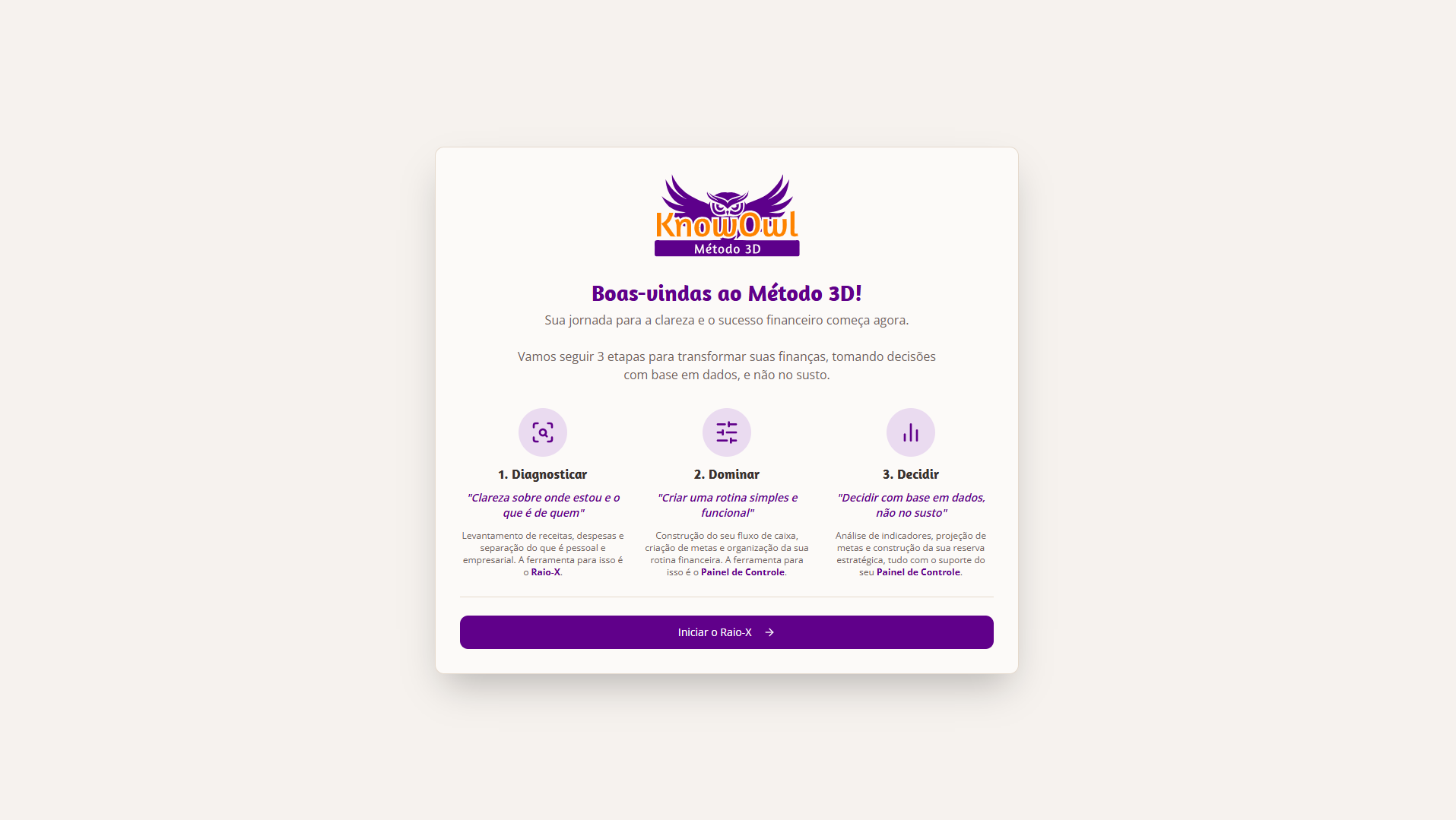 Mulher sorrindo, representando a tranquilidade financeira alcançada.